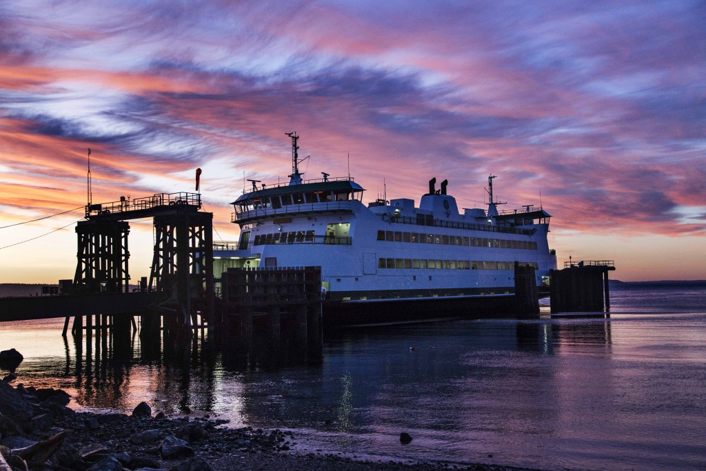 Washington_State_Ferry_Sunrise_1